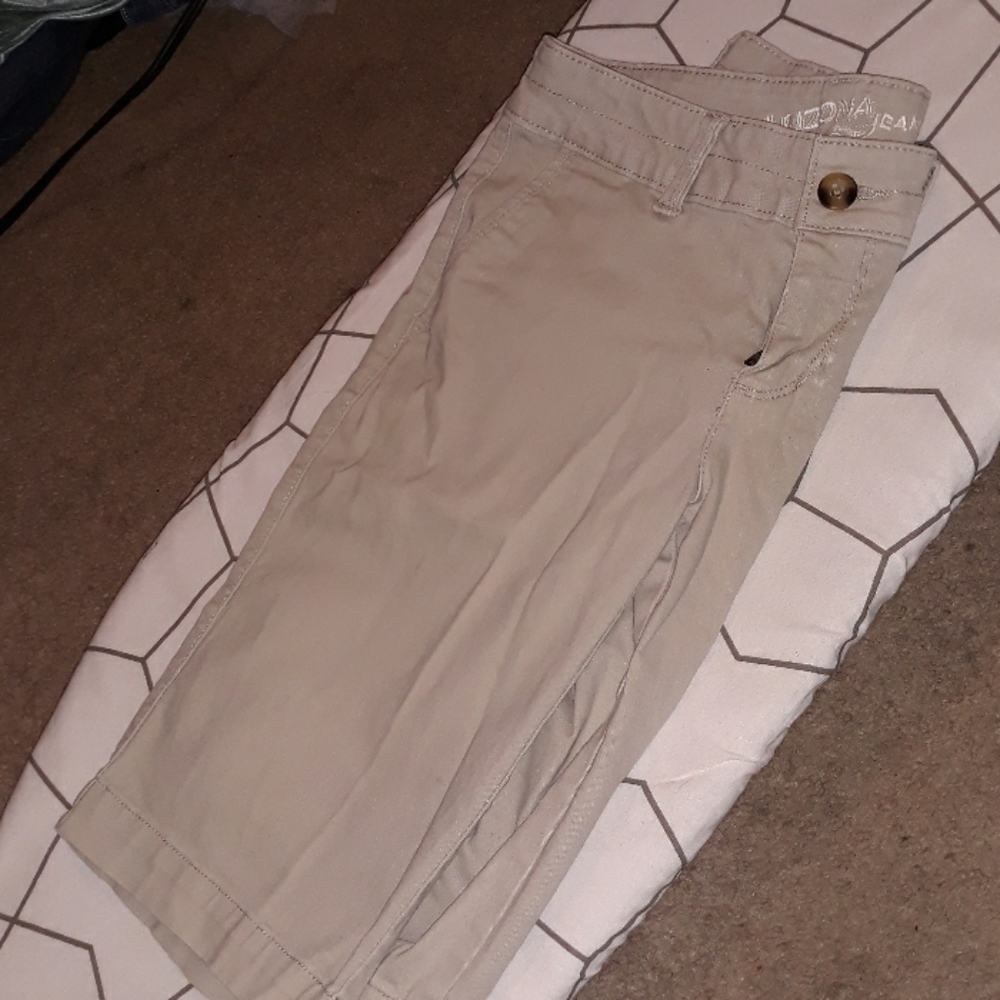 Khaki short pants